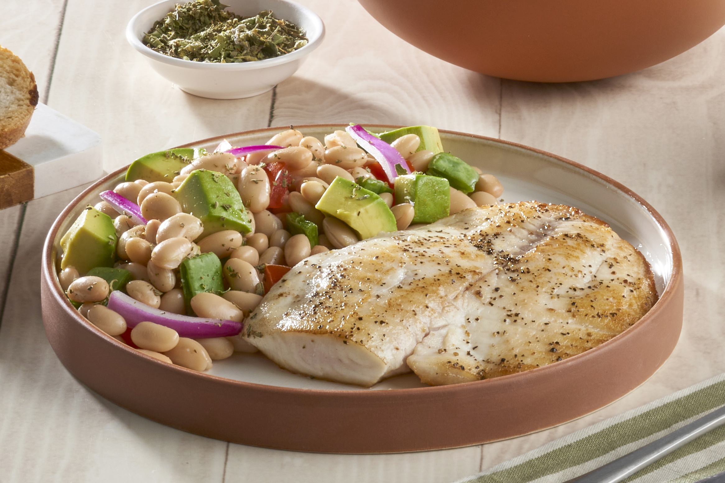 Avocado Salad with White Beans